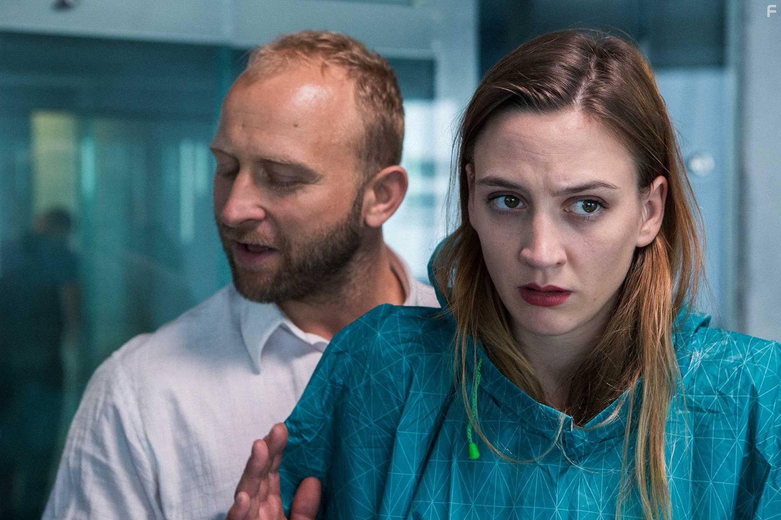 Borys Szyc and Jasmina Polak in Mowa ptakw (2019)