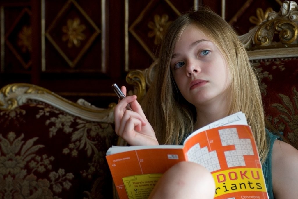 Elle Fanning in Где-то (2010)