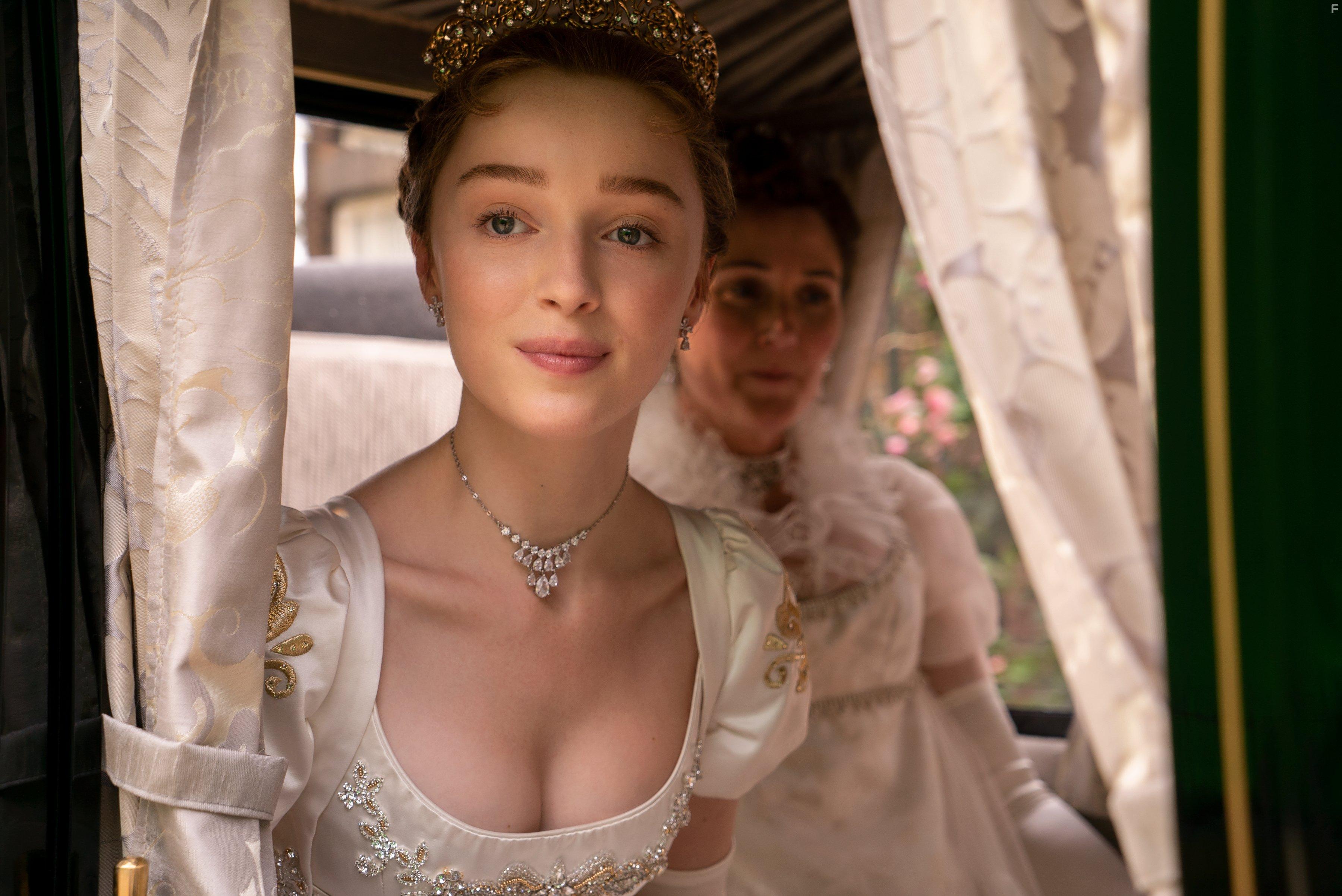 Phoebe Dynevor in Bridgerton (2020)