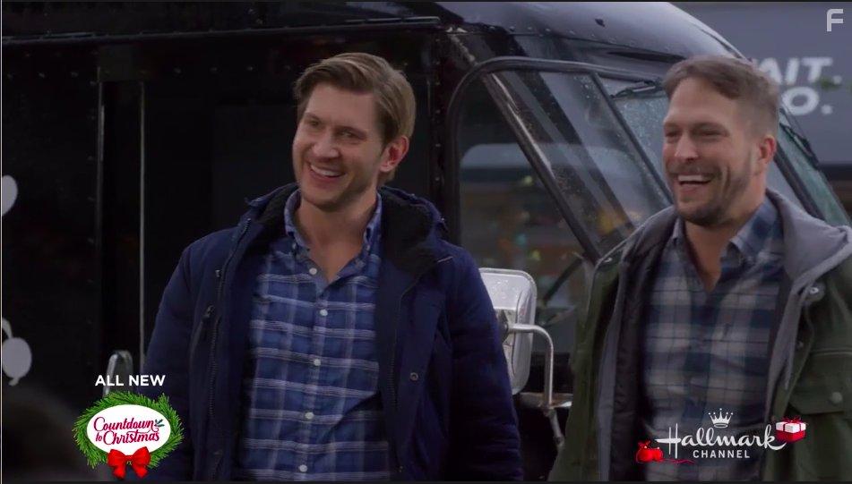 Greyston Holt in Cross Country Christmas (2020)