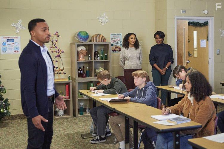 Tamera Mowry-Housley, Sheryl Lee Ralph, Josh Zaharia, and Michael Xavier in Christmas Comes Twice (2020)