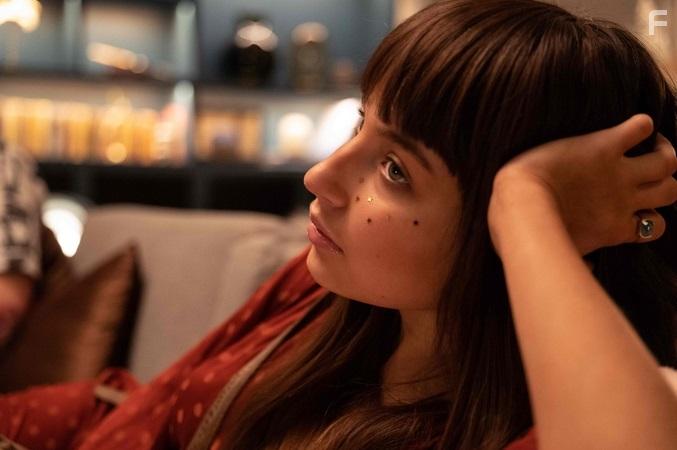 Julia Wieniawa-Narkiewicz in Wszyscy moi przyjaciele nie zyja (2020)