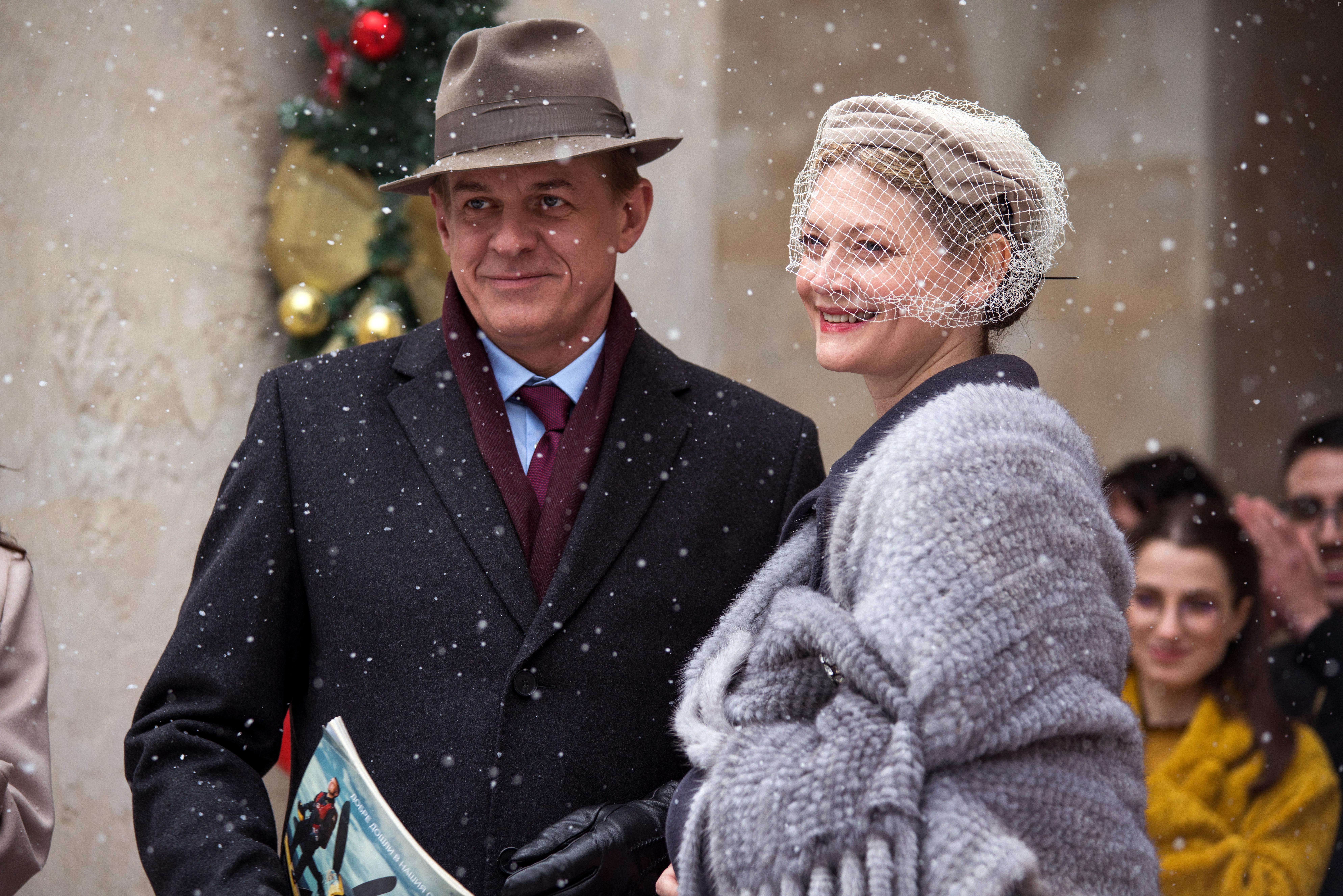 Sophie Ward and James Weber Brown in Picture Perfect Royal Christmas (2020)