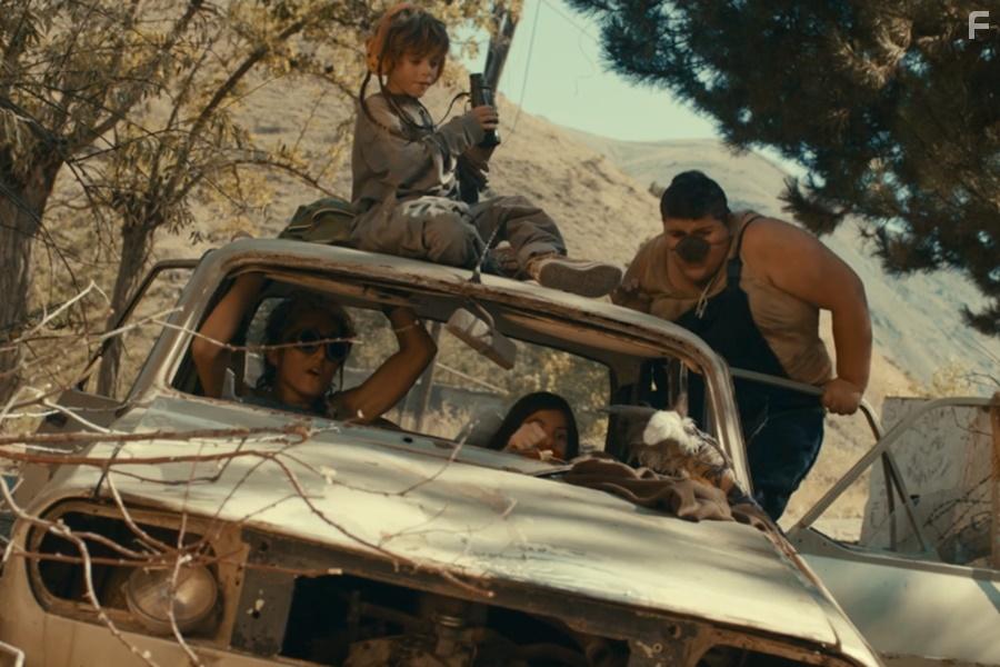 zgr Civelek, Kaan Alpdayi, Denizhan Akbaba, and Elif Sevin in Girl With No Mouth (2019)