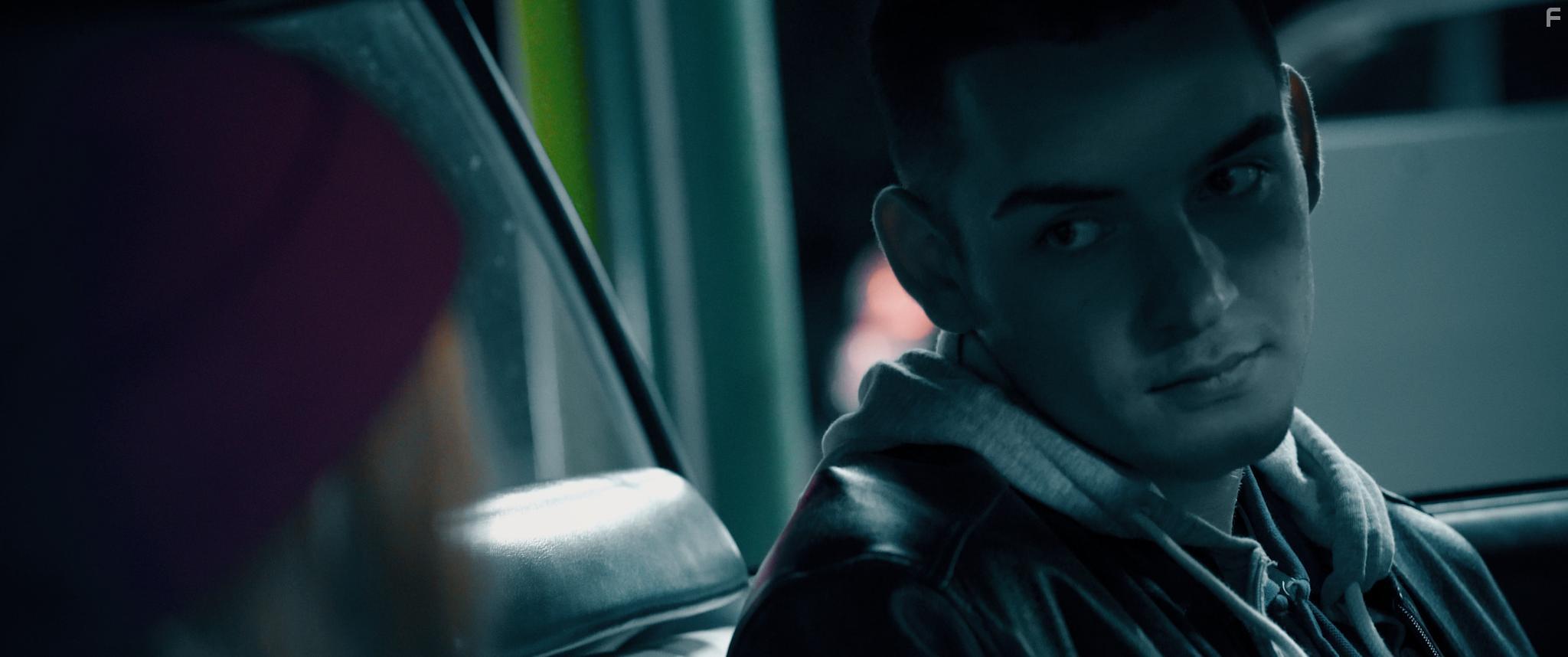 Bianca Diaconu and Raul Andrici in Pisica Verde (2019)