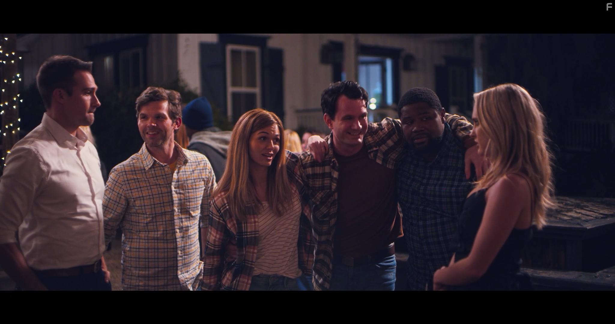 Justin Clark, Mike Bash, Lesa Wilson, James Maslow, Ciara Hanna, and Johnnie Mack in Stars Fell on Alabama (2021)