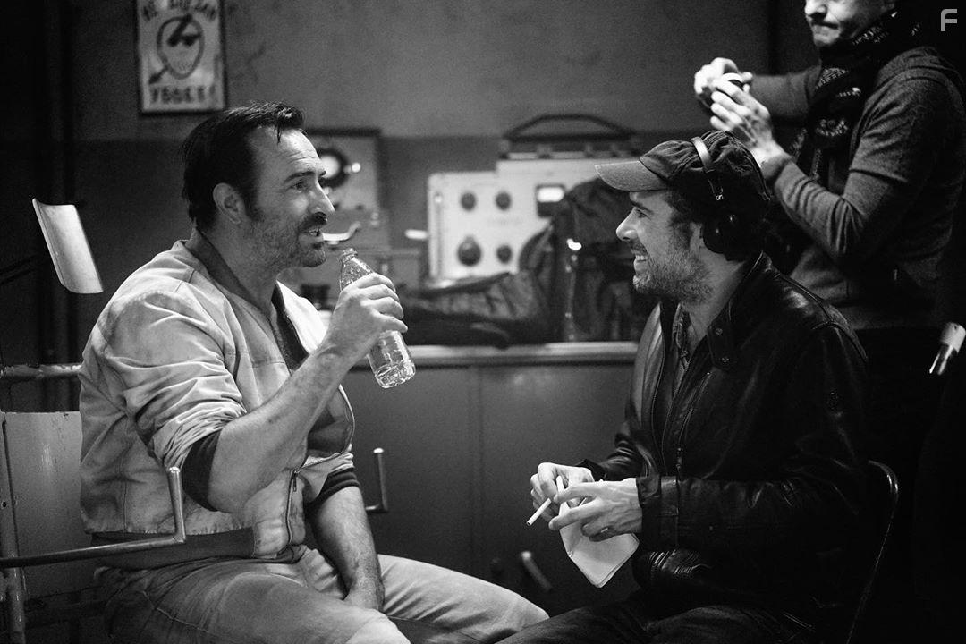 Jean Dujardin and Nicolas Bedos in OSS 117: Alerte rouge en Afrique noire (2021)