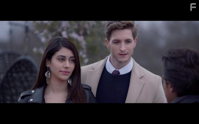 Danny Mahoney and Warina Hussain in Loveyatri (2018)