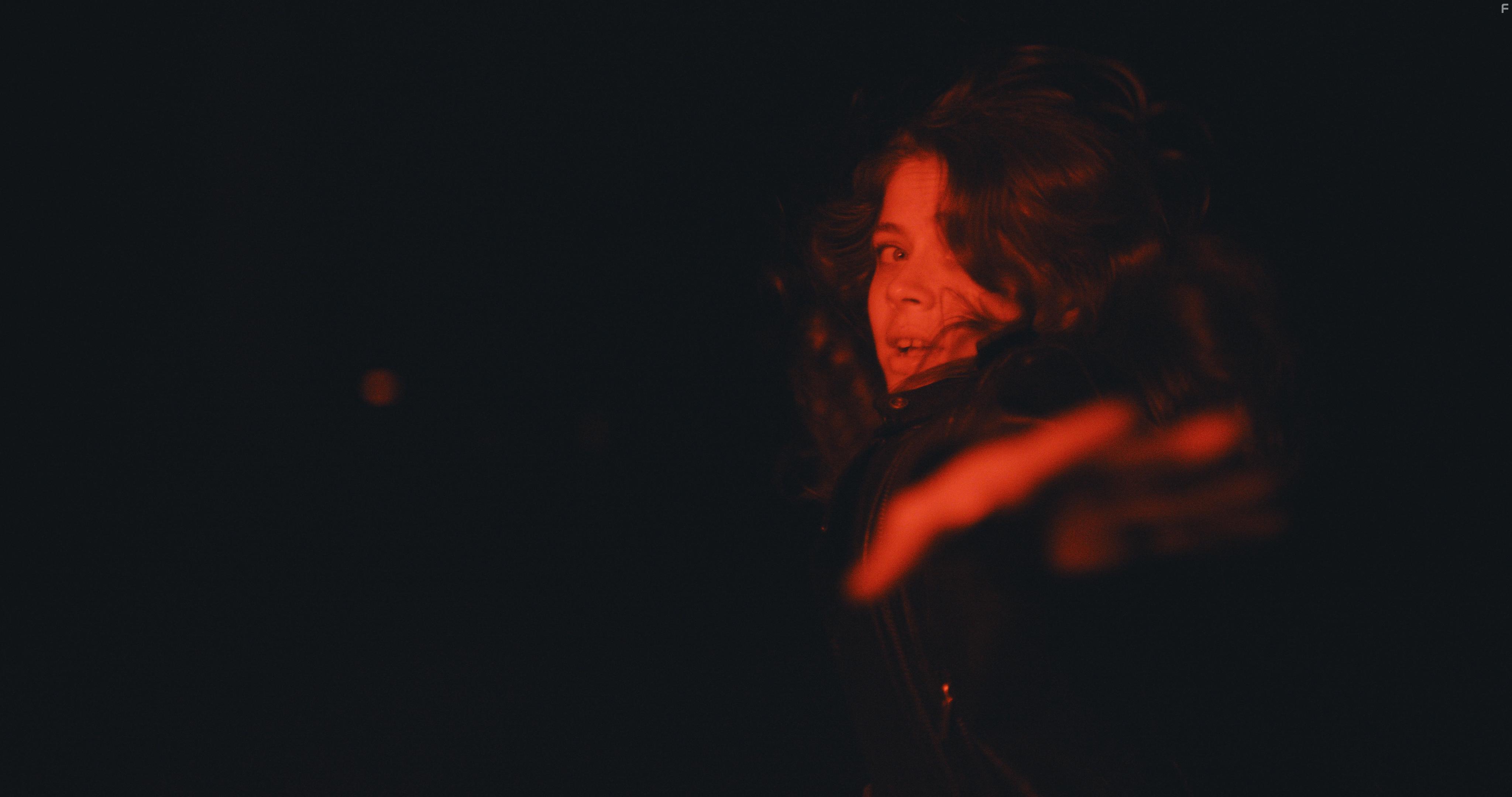 Alex Knapp and Olivia Luccardi in Go/Don't Go (2020)