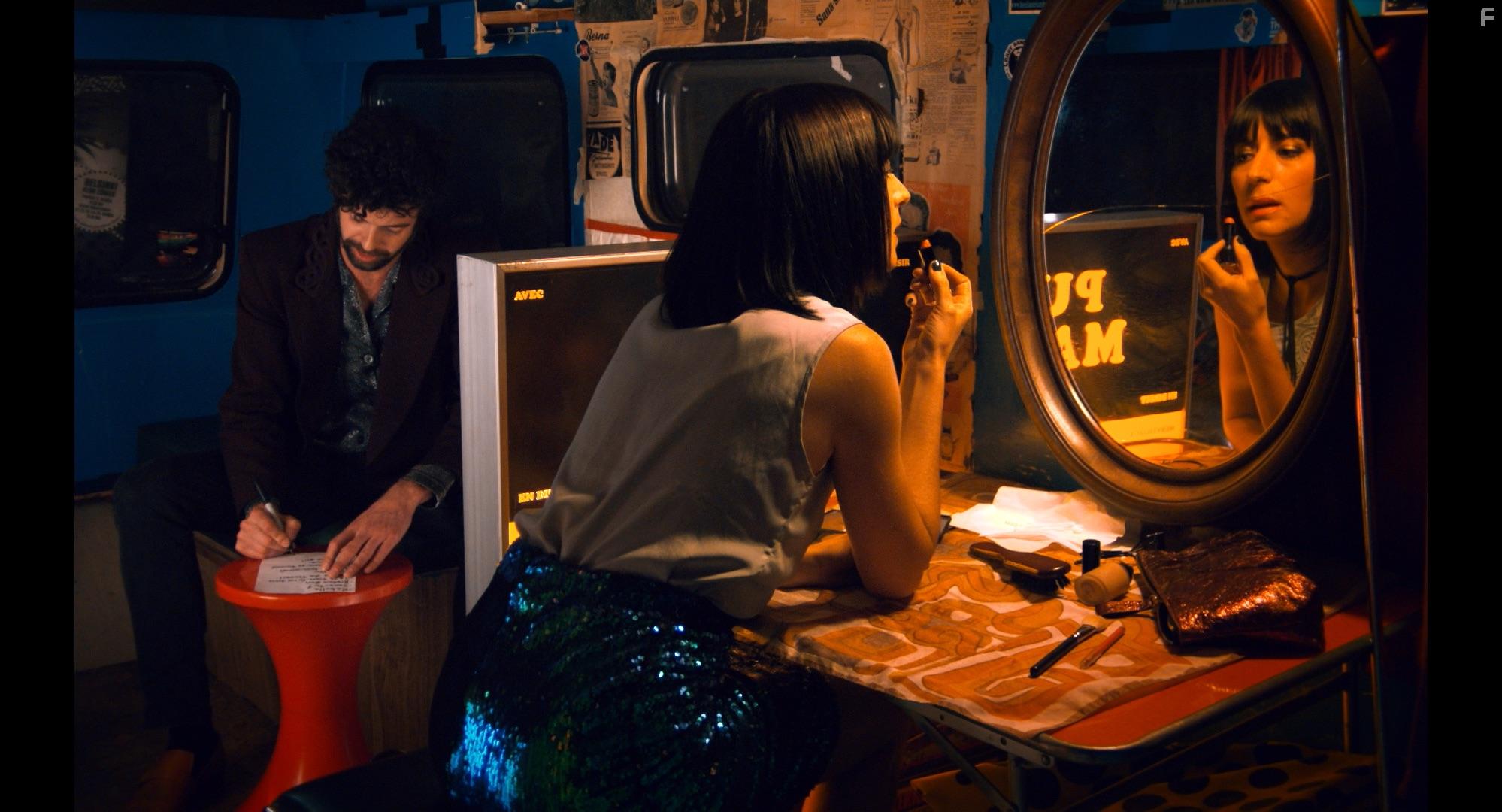 Viola von Scarpatetti and Simon Pelletier-Gilbert in Fly in Fly out - Cadavre Exquis (2019)