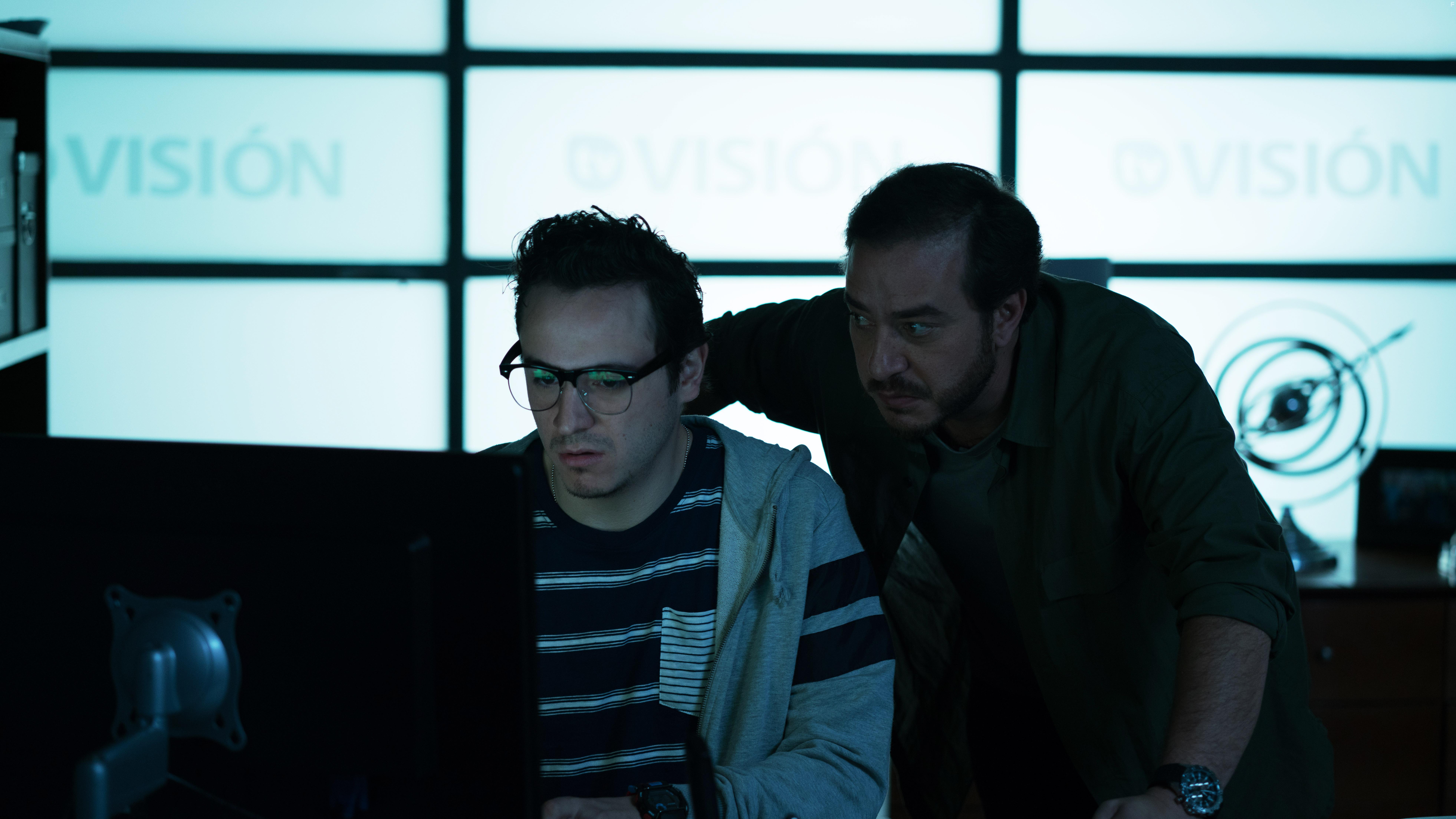 Andrs Almeida and Ricardo O'Farrill in Recuperando a mi Ex (2018)