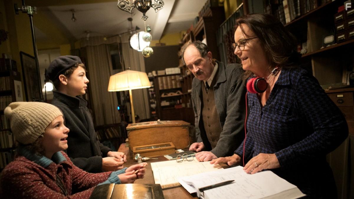 Caroline Link and Riva Krymalowski in Als Hitler das rosa Kaninchen stahl (2019)