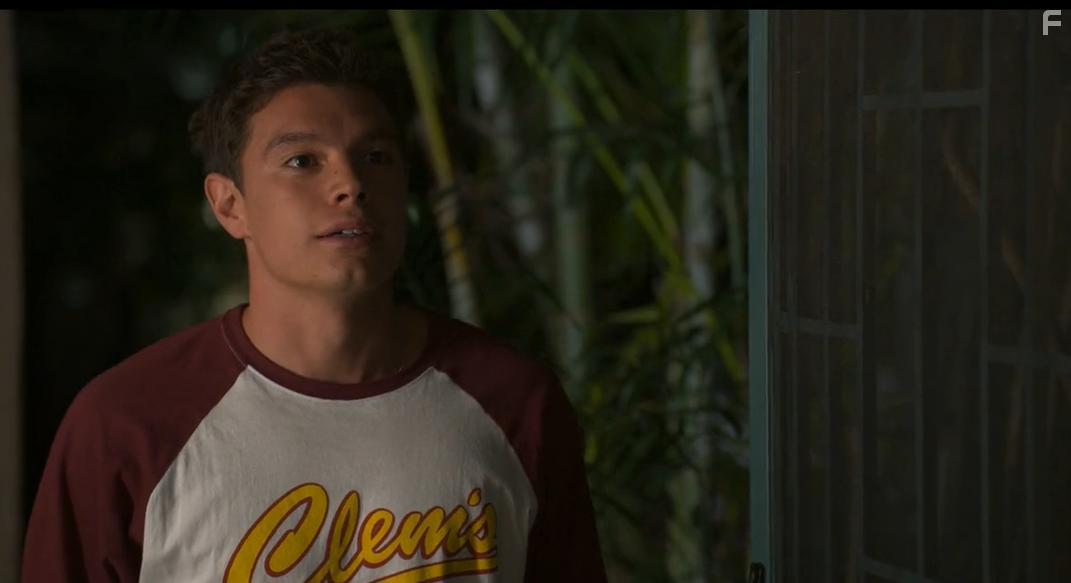 Carlos Sanson in Bump (2021)