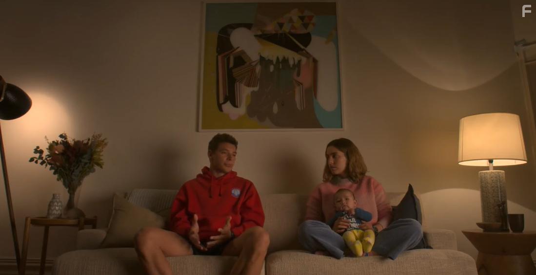 Carlos Sanson and Nathalie Morris in Bump (2021)