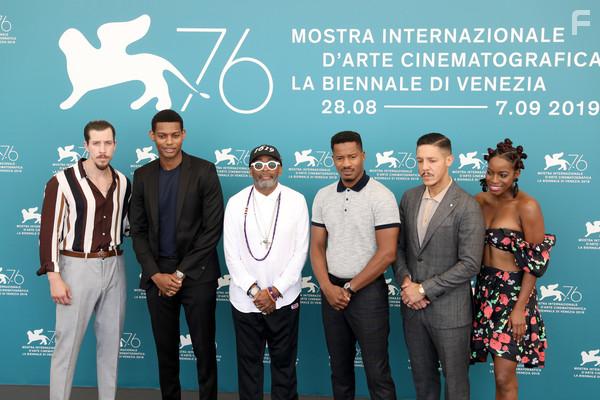 Spike Lee, Theo Rossi, Milauna Jackson, Nate Parker, Beau Knapp, and Shane Paul McGhie in American Skin (2019)