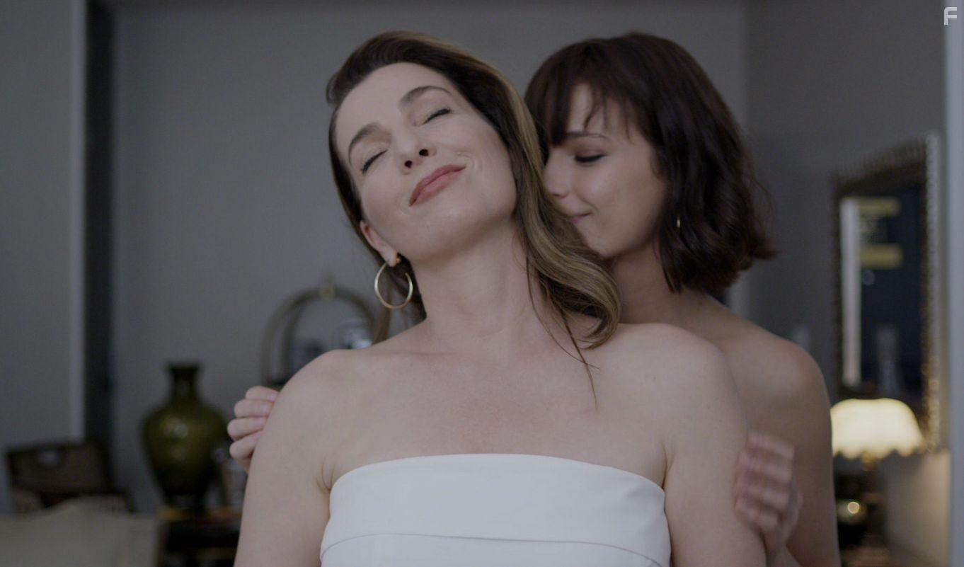 Ayelet Zurer and Lihi Kornowski in Losing Alice (2020)