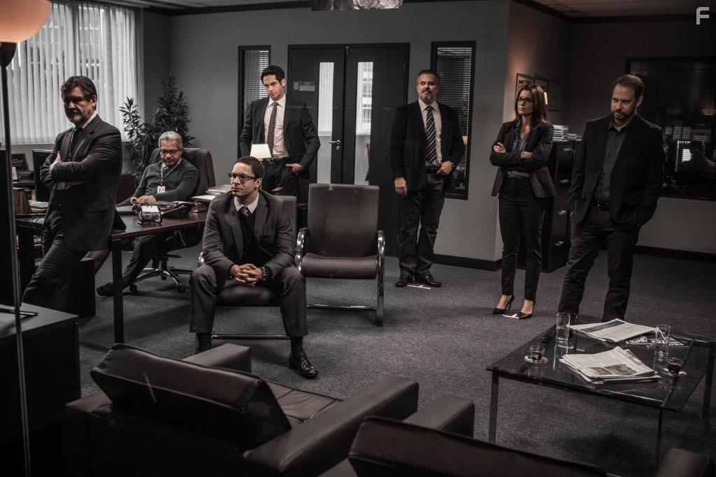 Flvia Alessandra, Antonio Calloni, Leonardo Franco, Bruce Gomlevsky, Joo Baldasserini, Rainer Cadete, and Adlio Lima in Polcia Federal: A Lei  para Todos (2017)