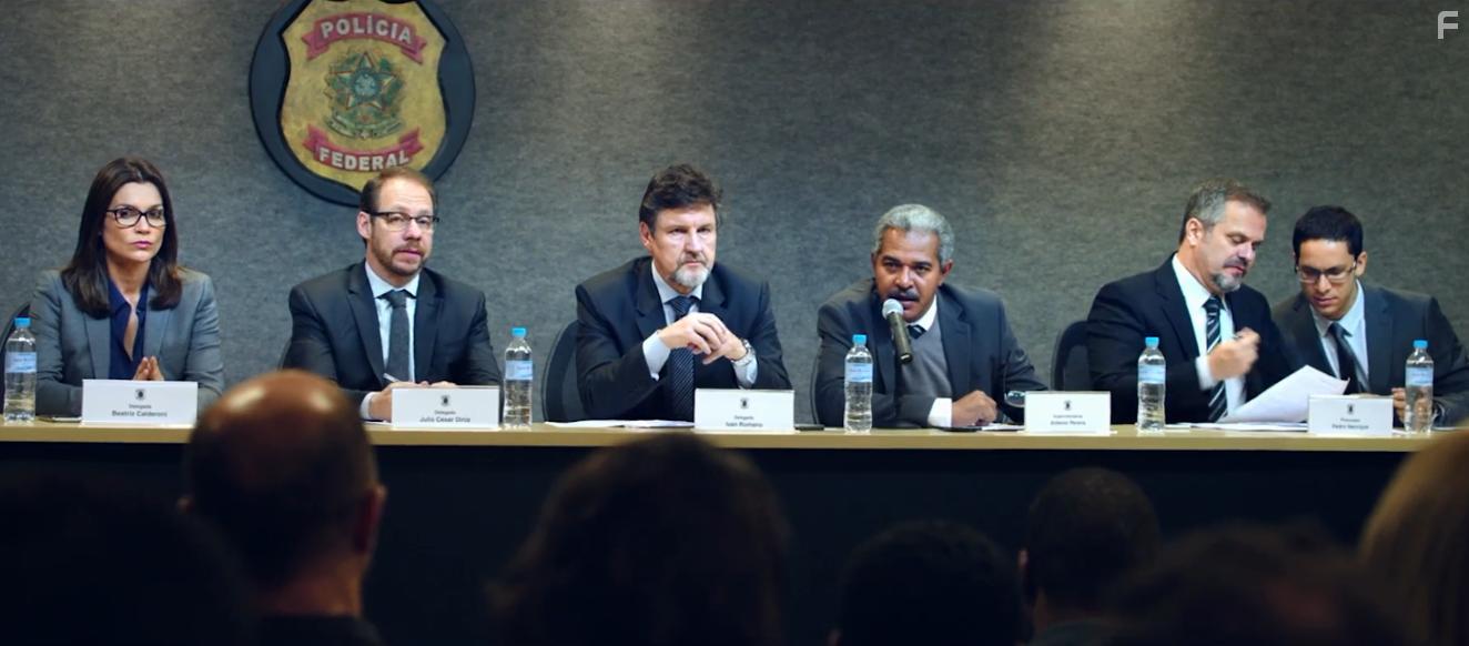 Flvia Alessandra and Antonio Calloni in Polcia Federal: A Lei  para Todos (2017)