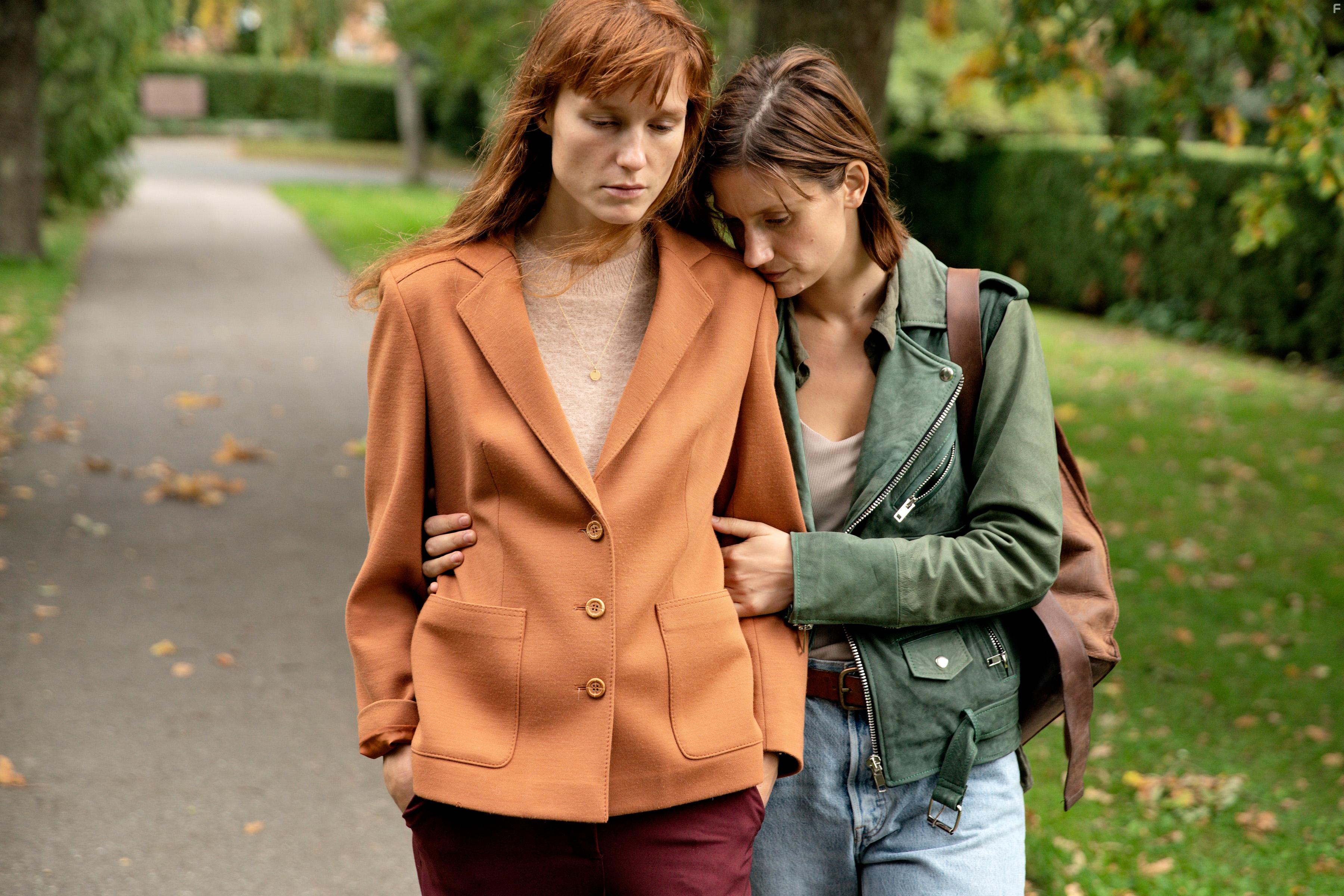 Danica Curcic and Amanda Collin in Undtagelsen (2019)