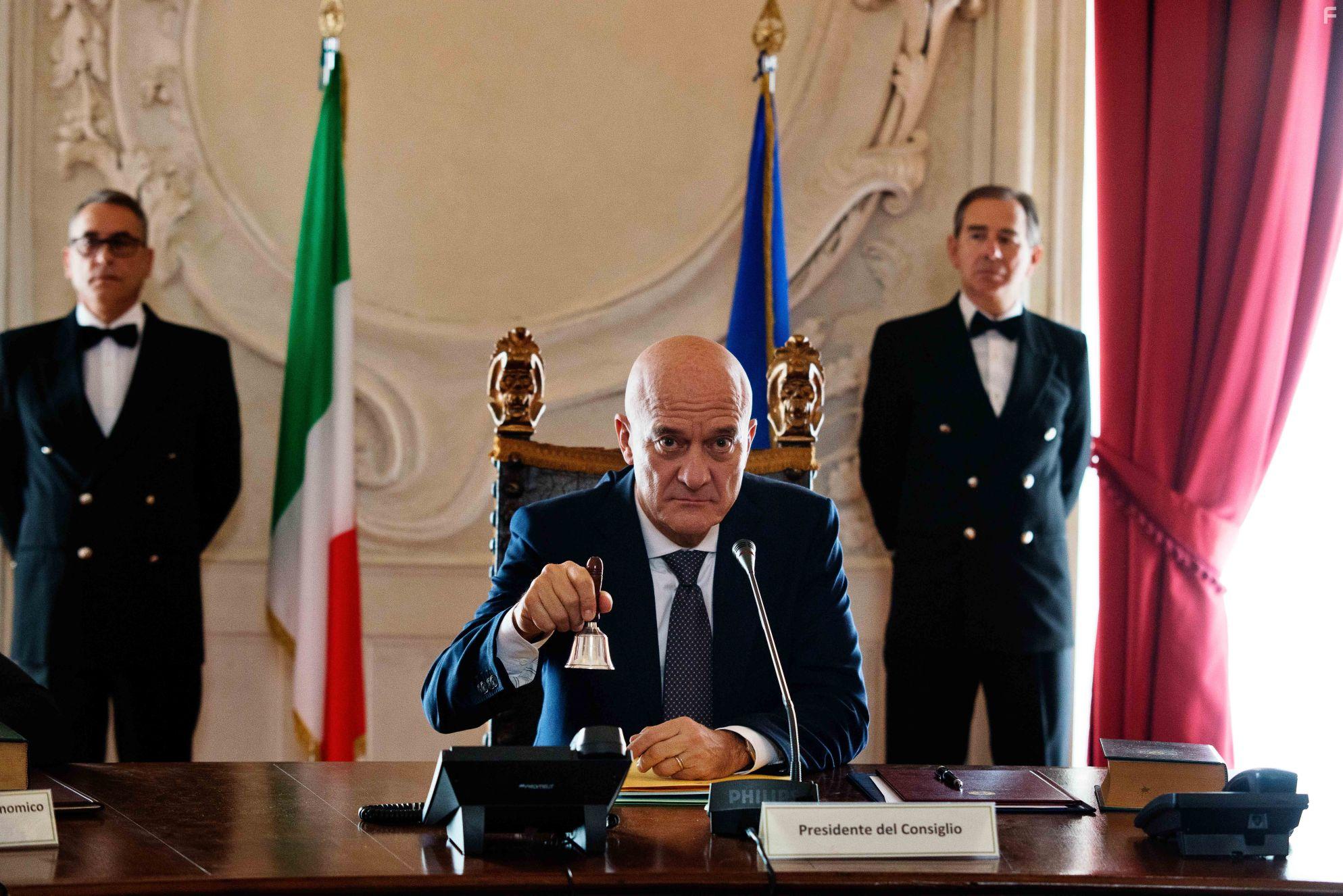 Claudio Bisio in Bentornato presidente (2019)