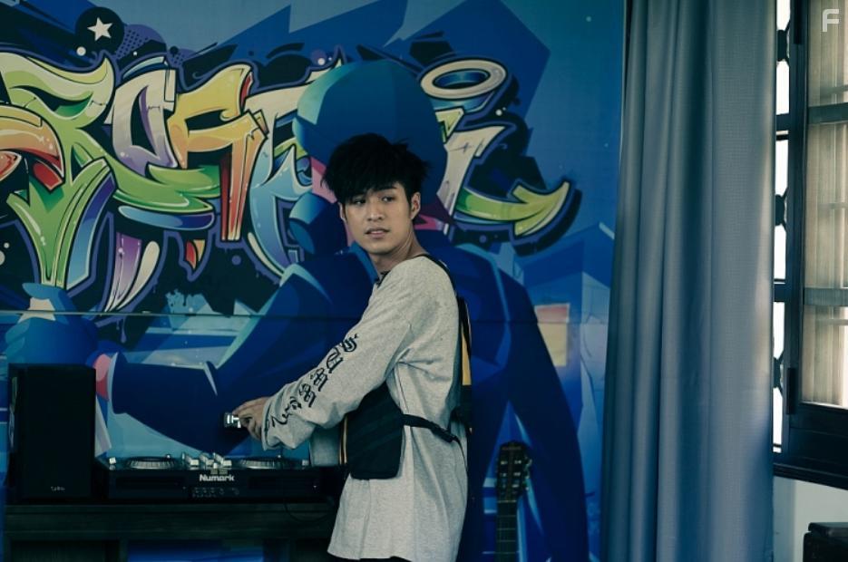 Do Nhat Truong in Bang Chung Vo Hinh (2020)