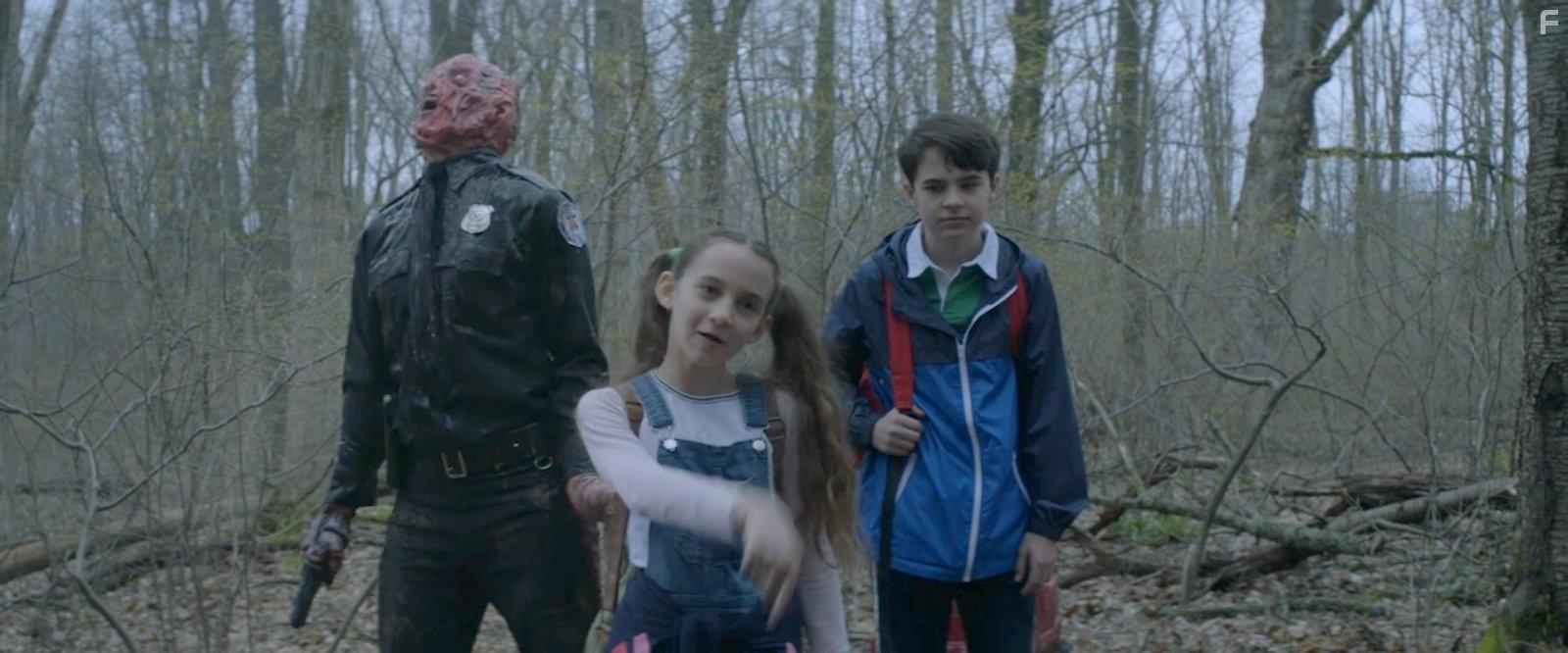 Owen Myre and Nita-Josee Hanna in Psycho Goreman (2020)