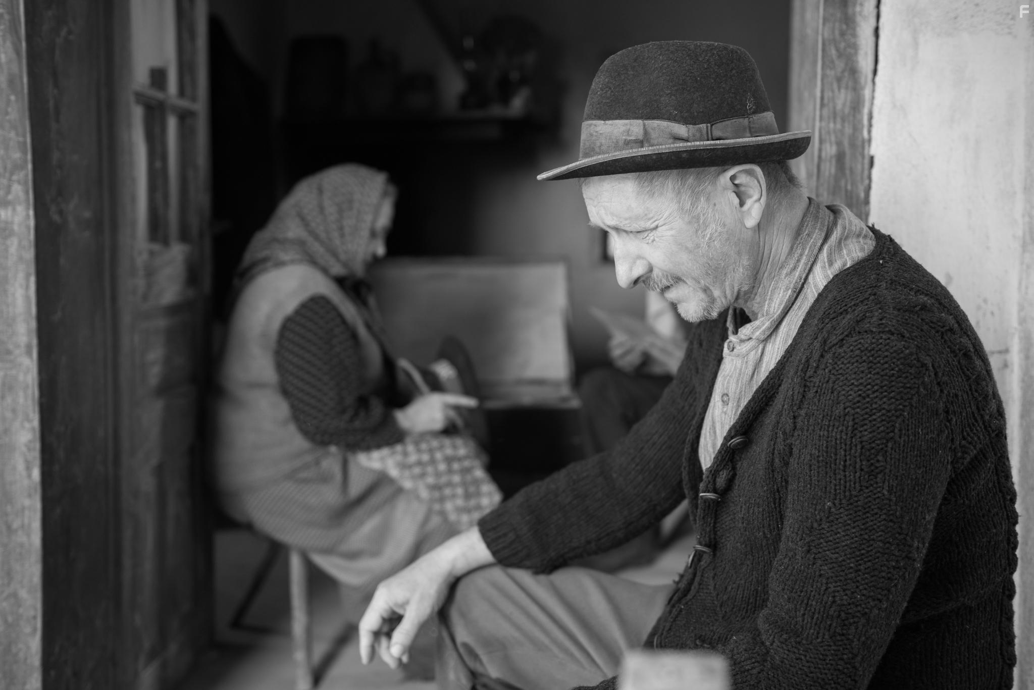 Dana Dogaru and Horatiu Malaele in Moromete Family: On the Edge of Time (2018)