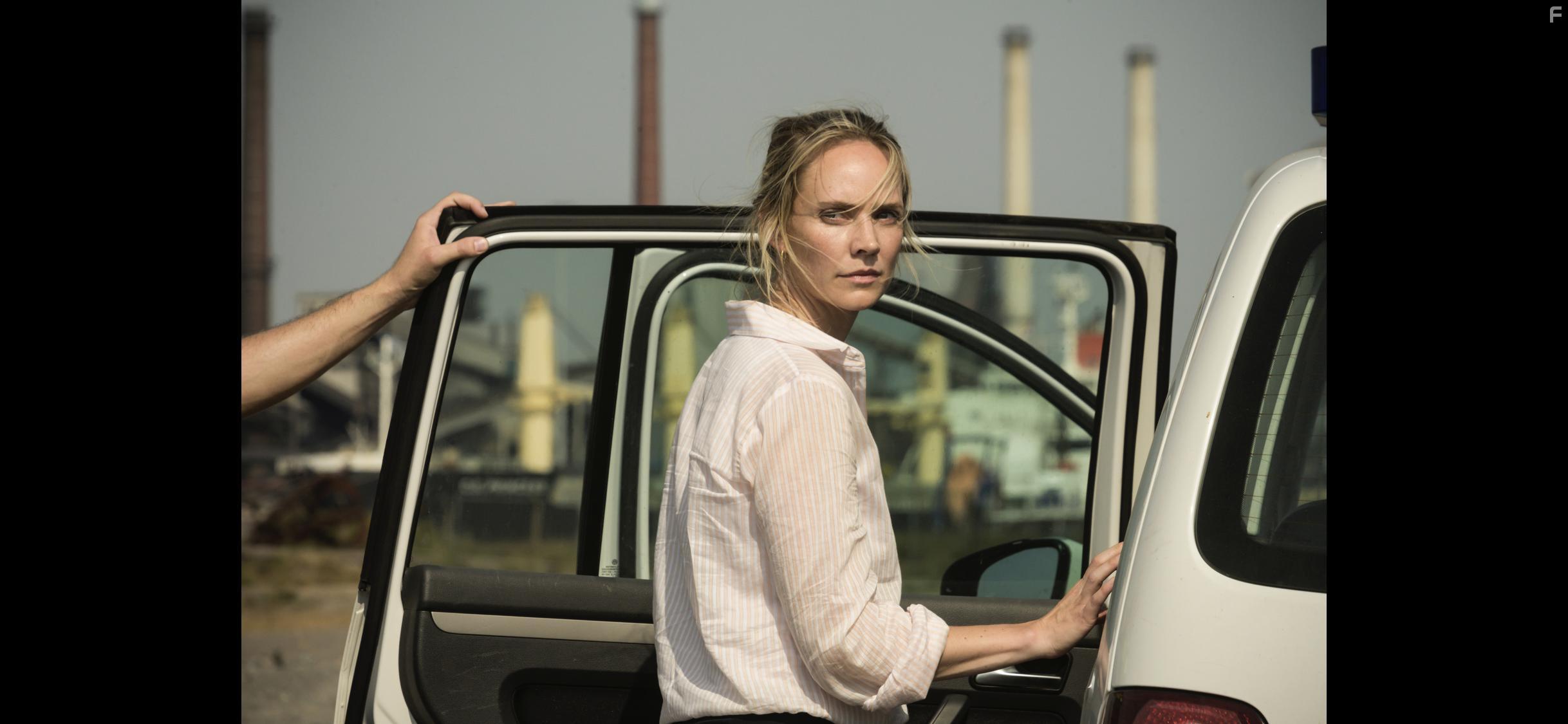 Bracha van Doesburgh in Der Amsterdam Krimi: Das verschwundene Kind (2020)