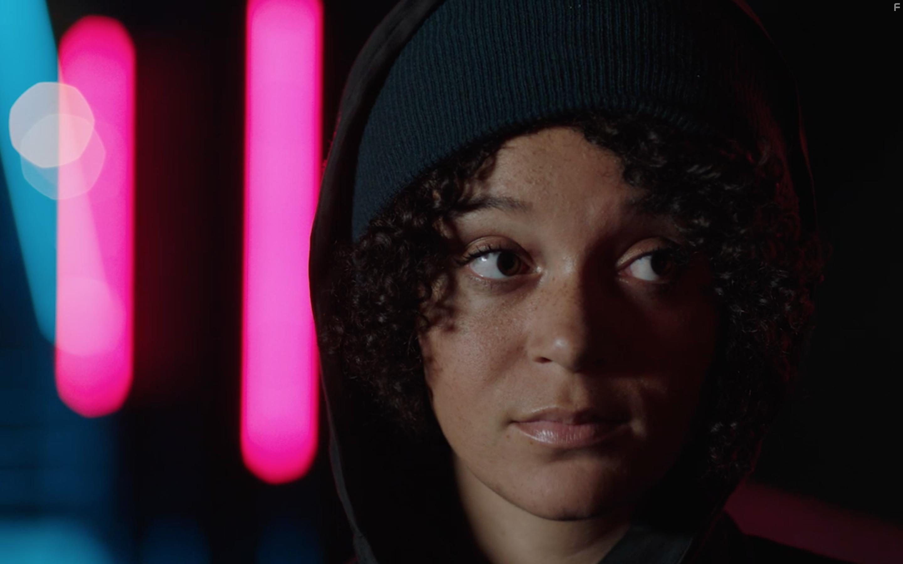 Jade Olieberg in Der Amsterdam Krimi: Tod im Hafenbecken (2020)