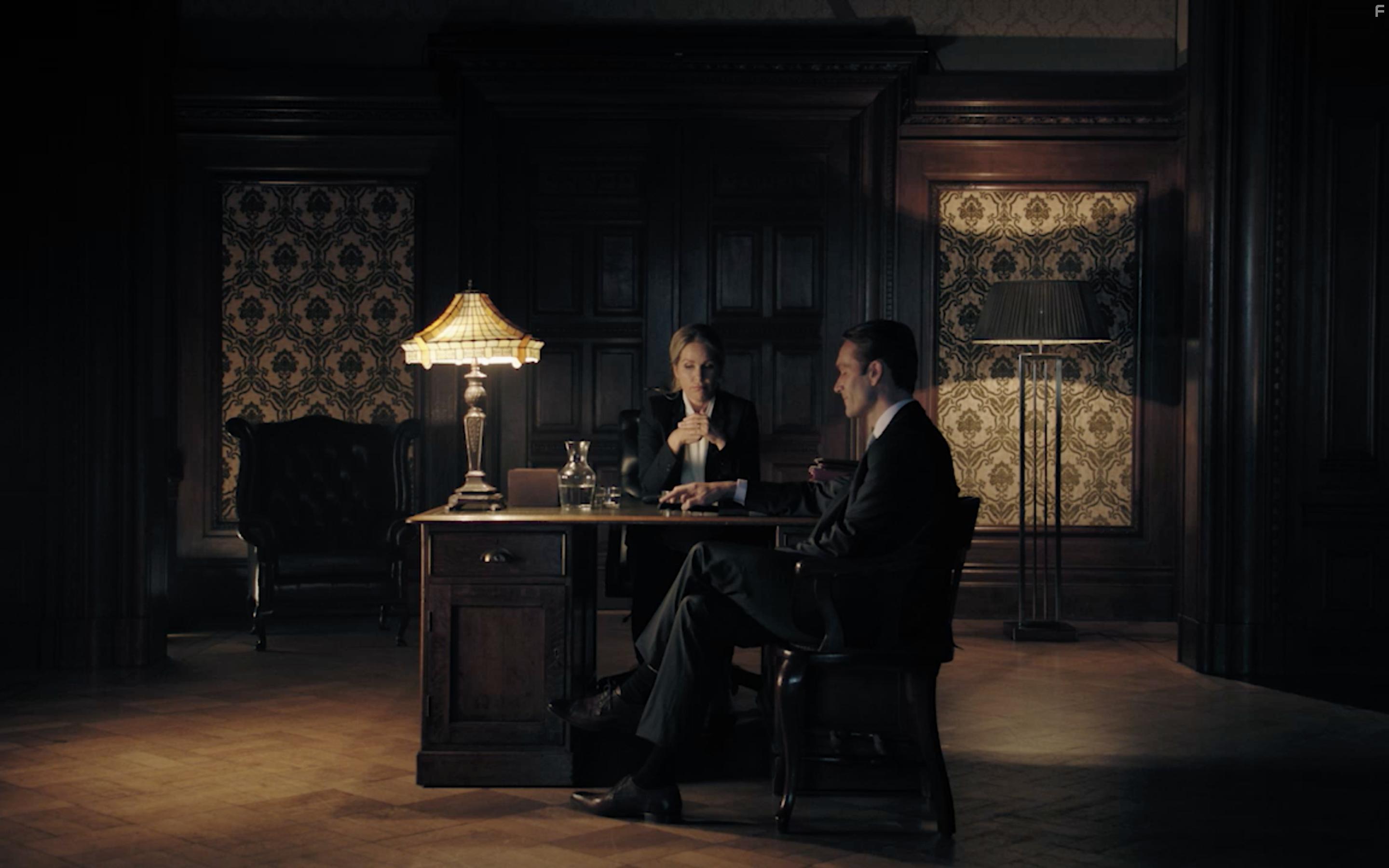 Tanja Jess and Jorrit Ruijs in Der Amsterdam Krimi: Tod im Hafenbecken (2020)