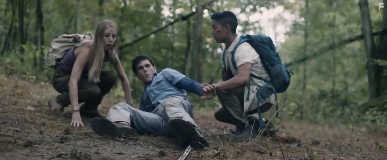 Dylan McTee, Adain Bradley, Charlotte Vega, and Adrian Favela in Wrong Turn (2021)