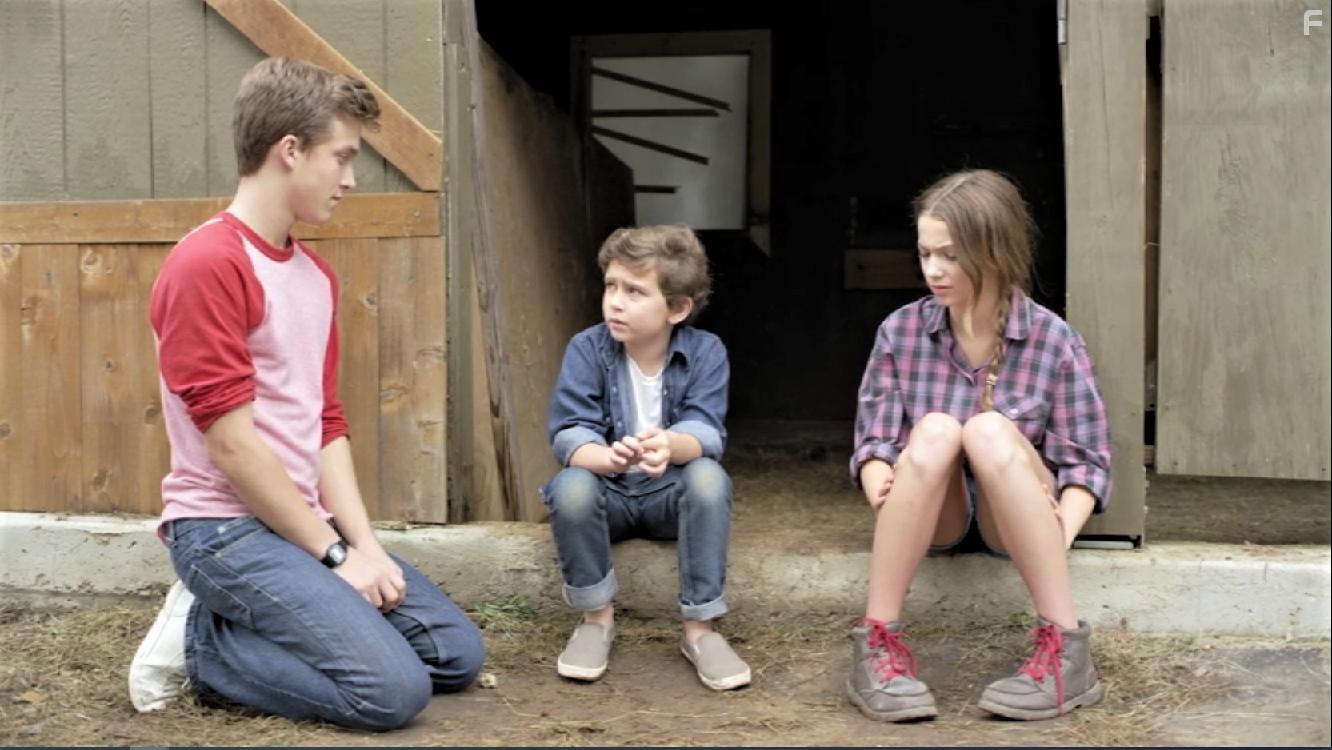 Johnny Sinclair, Eliza Jarrett, and Jordan Elsass in Pegasus: Pony with a Broken Wing (2019)
