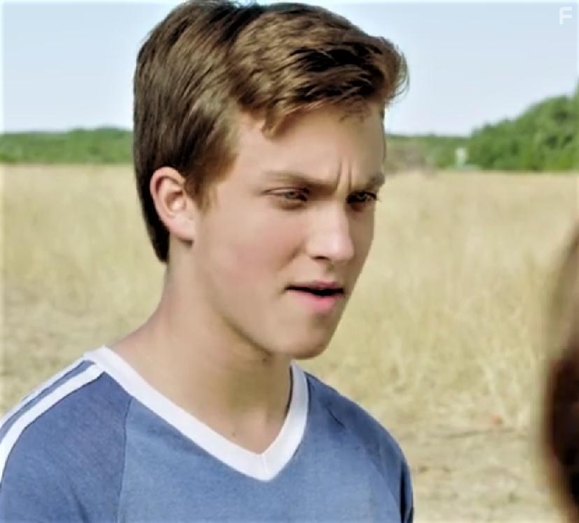 Jordan Elsass in Pegasus: Pony with a Broken Wing (2019)