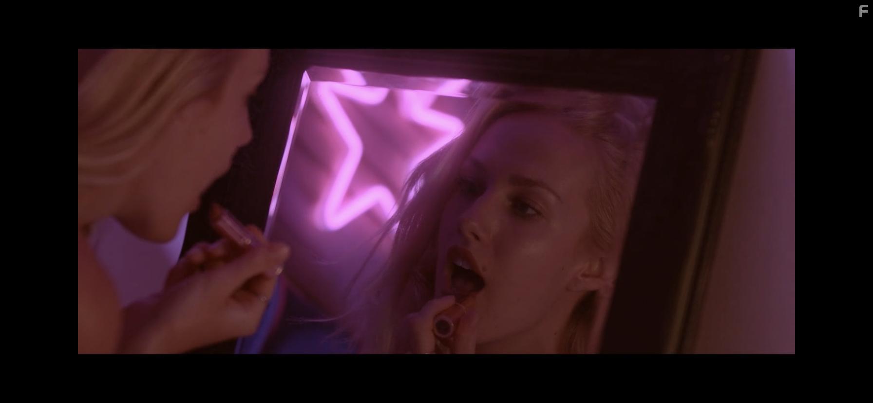 Abi Casson Thompson in Cam Girls (2021)