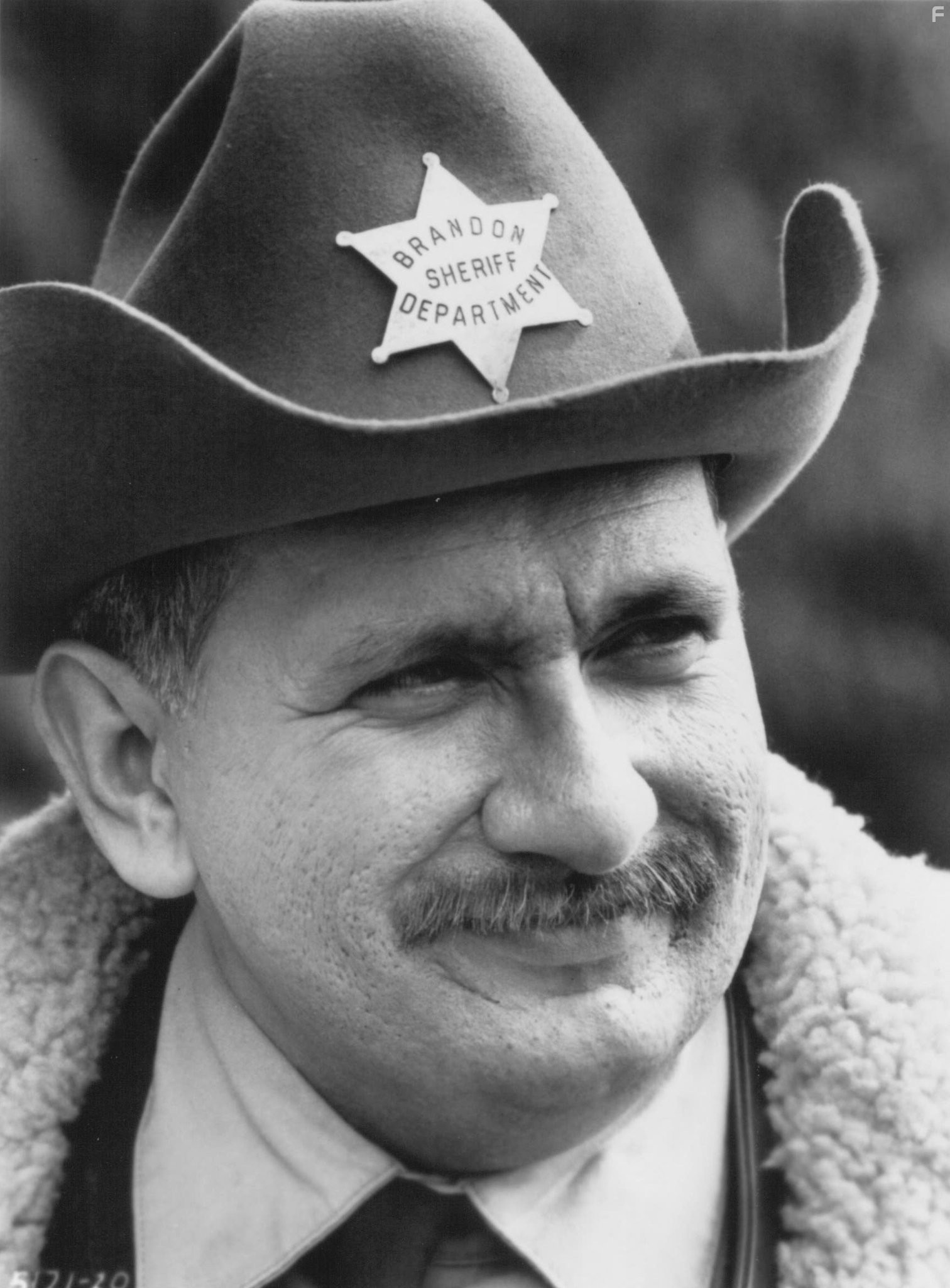 Jay Brazeau in Мы не ангелы (1989)