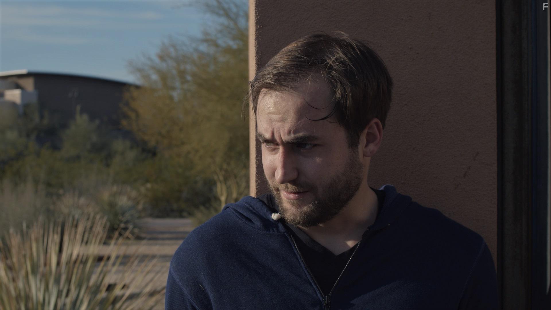 Greg Wave in Loaded Monday (2021)