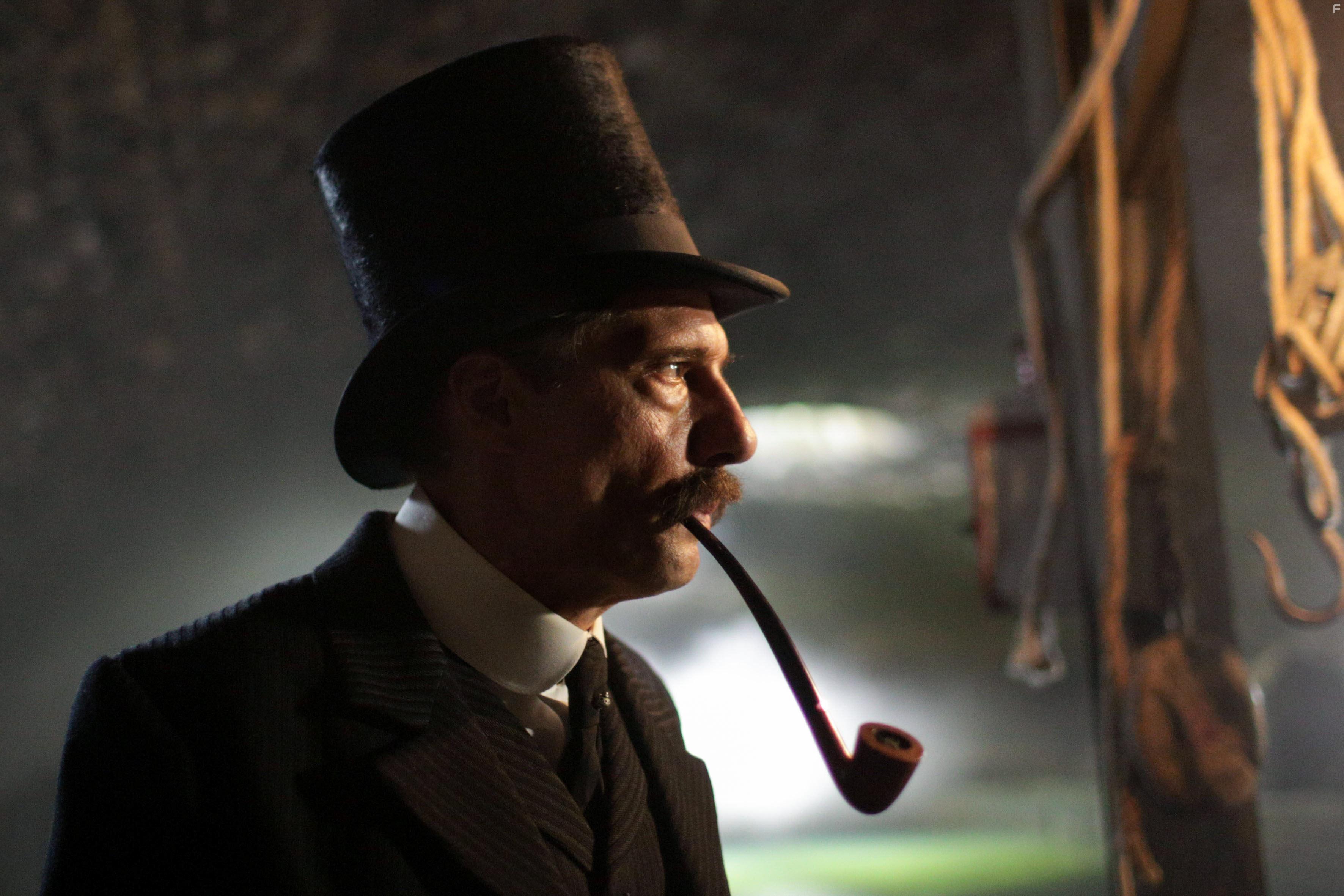 Alexandre Trocki in Paris Police 1900 (2021)