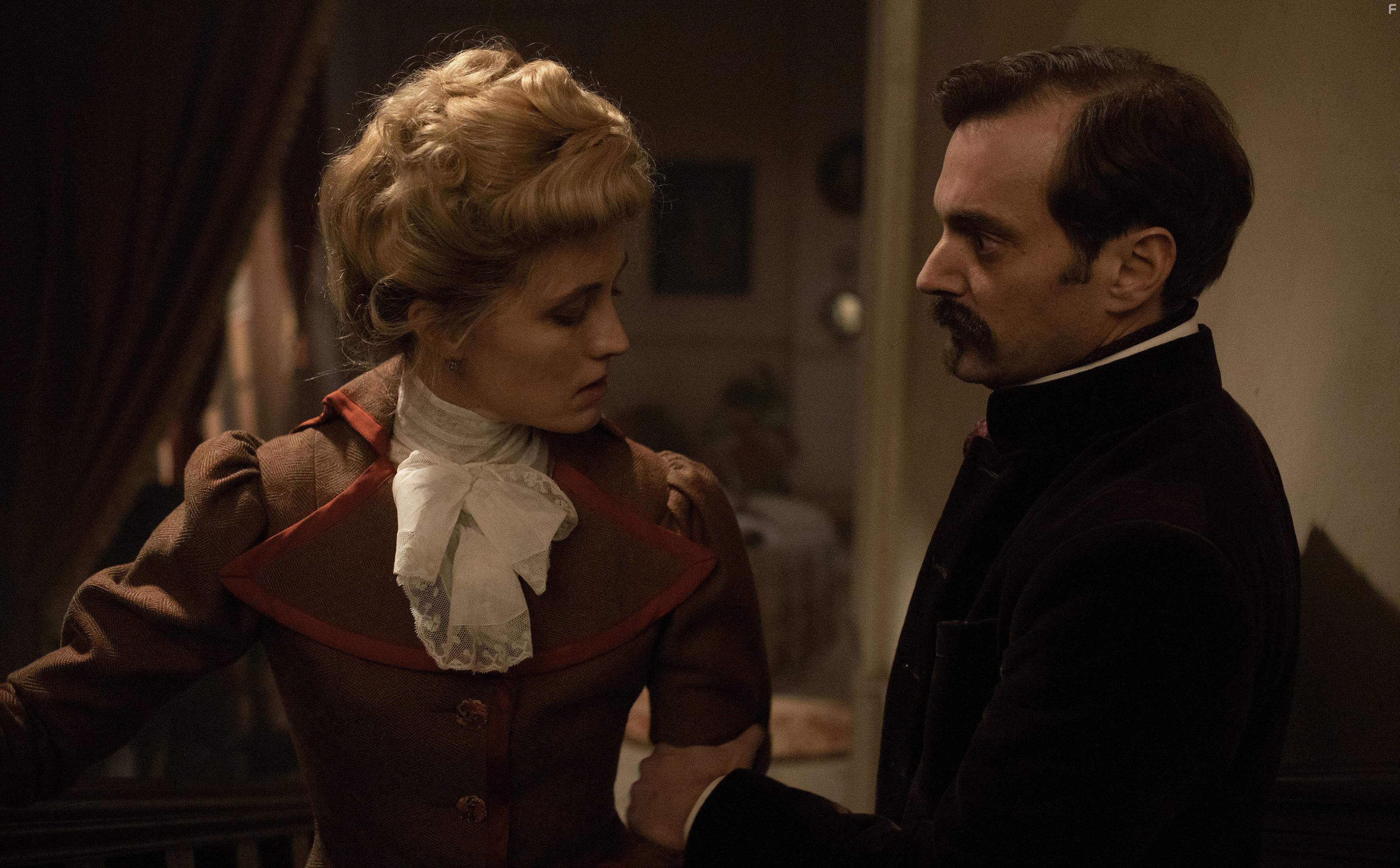 Evelyne Brochu in Paris Police 1900 (2021)