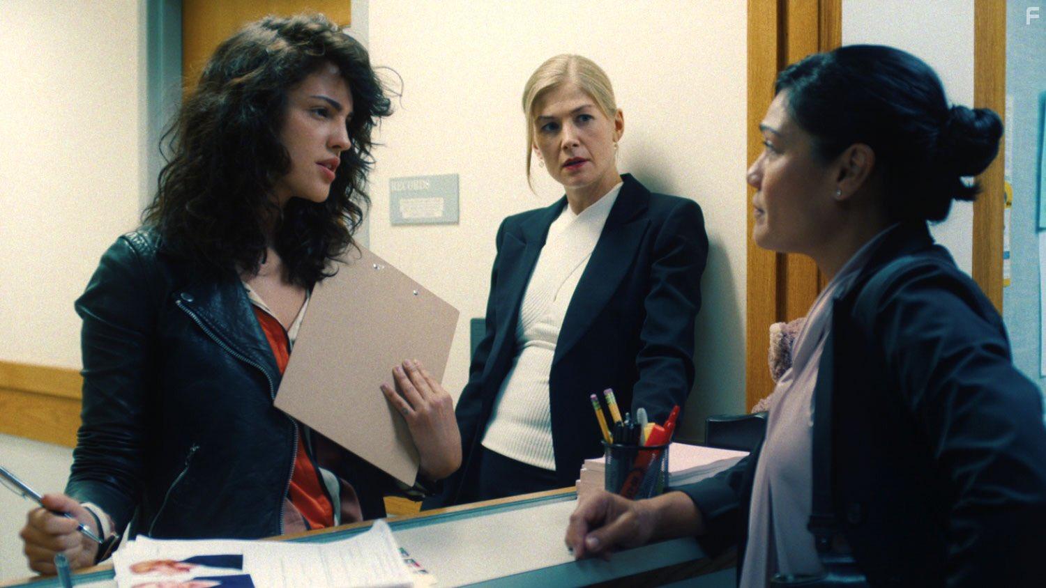 Rosamund Pike and Eiza Gonzlez in I Care a Lot (2020)