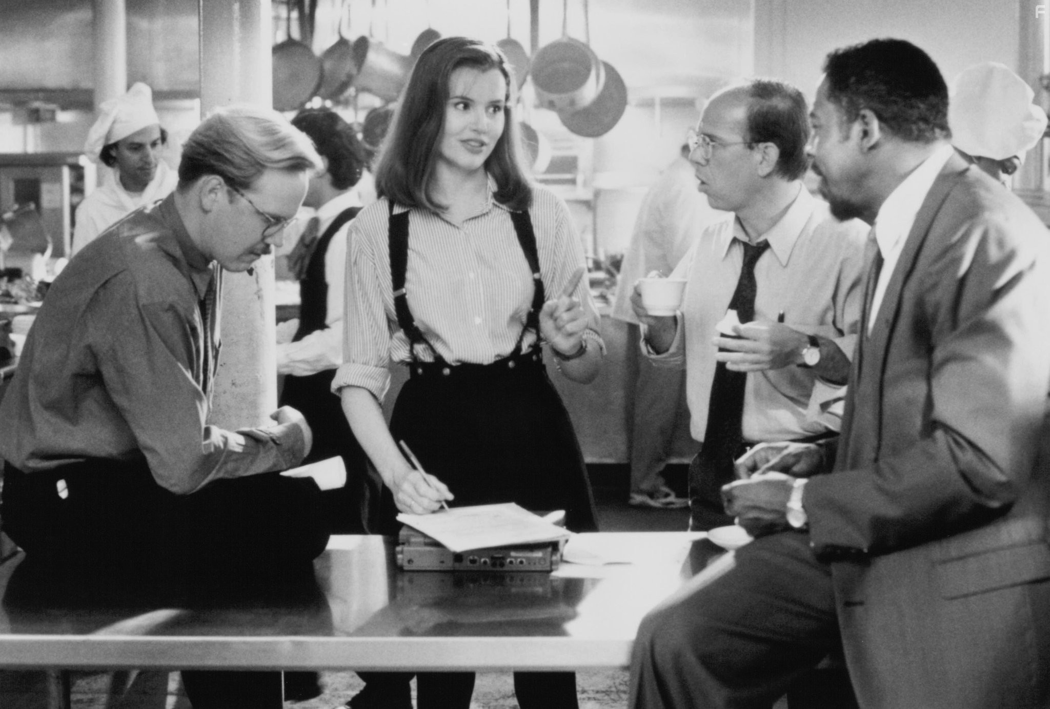 Geena Davis, Ernie Hudson, and Charles Martin Smith in Без слов (1994)