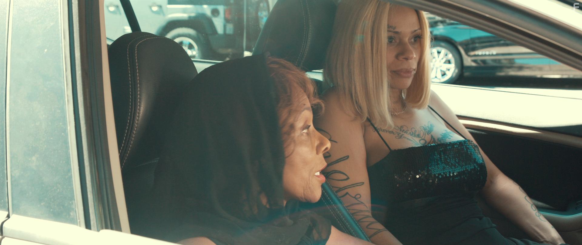 Gloria Hendry and Sarah V. Buckner in Snow Black (2021)