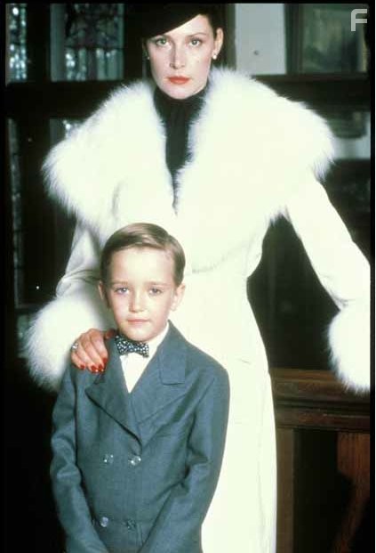 Nicholas Gledhill and Wendy Hughes in Careful, He Might Hear You (1983)