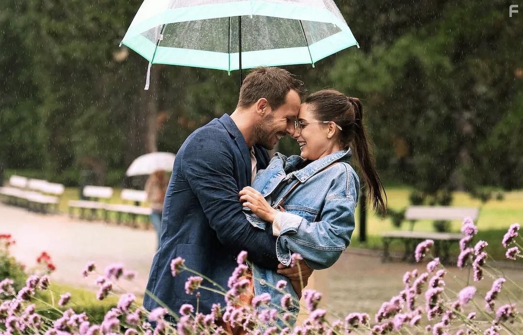 Mateusz Banasiuk and Adrianna Chlebicka in Milosc do kwadratu (2021)