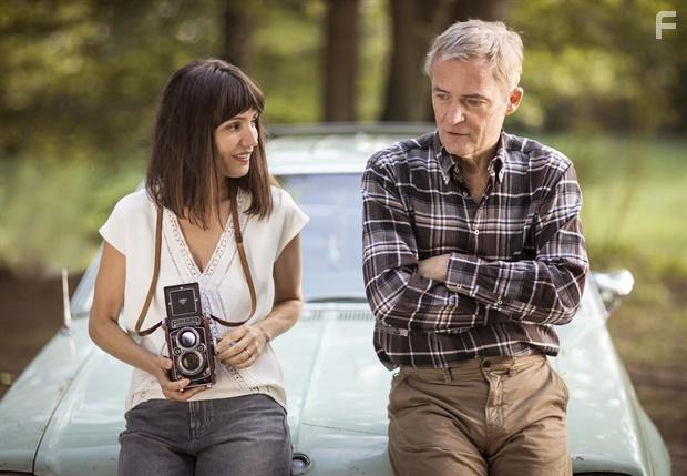 Herman Finkers and Daphne Bunskoek in De Beentjes van Sint-Hildegard (2020)