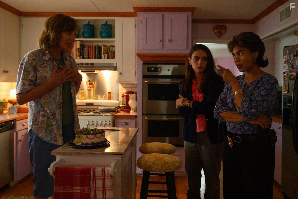 Allison Janney, Mila Kunis, and Regina Hall in Breaking News in Yuba County (2021)