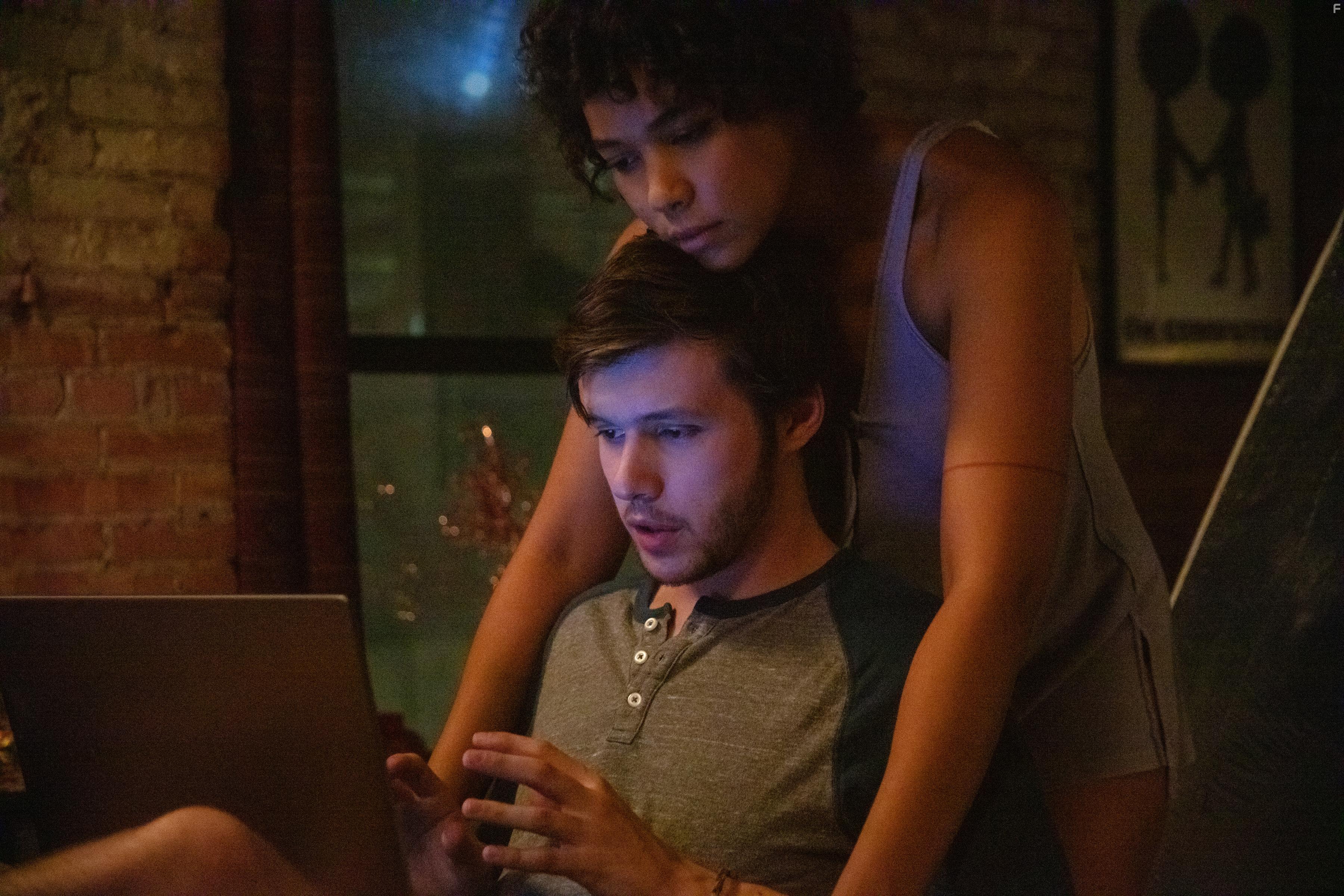 Alexandra Shipp and Nick Robinson in Silk Road (2021)