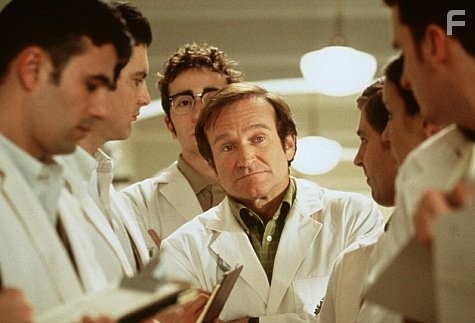 Robin Williams in Целитель Адамс (1998)