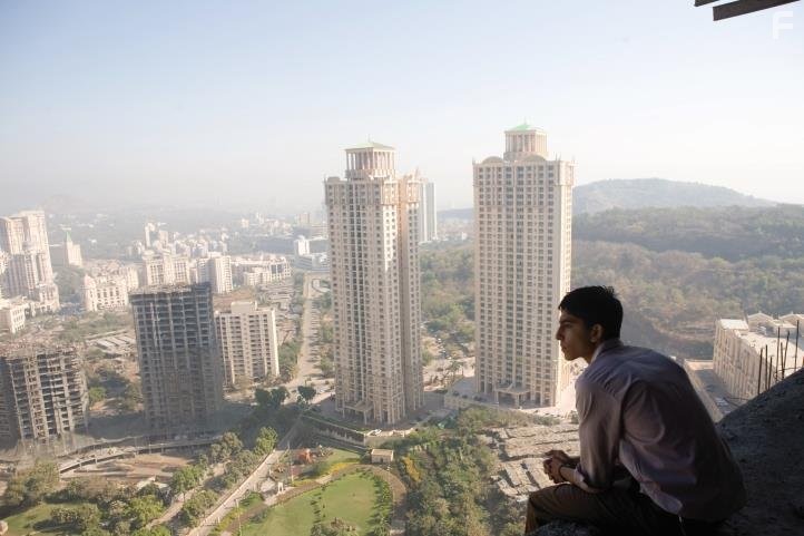 Dev Patel in Миллионер из трущоб (2008)