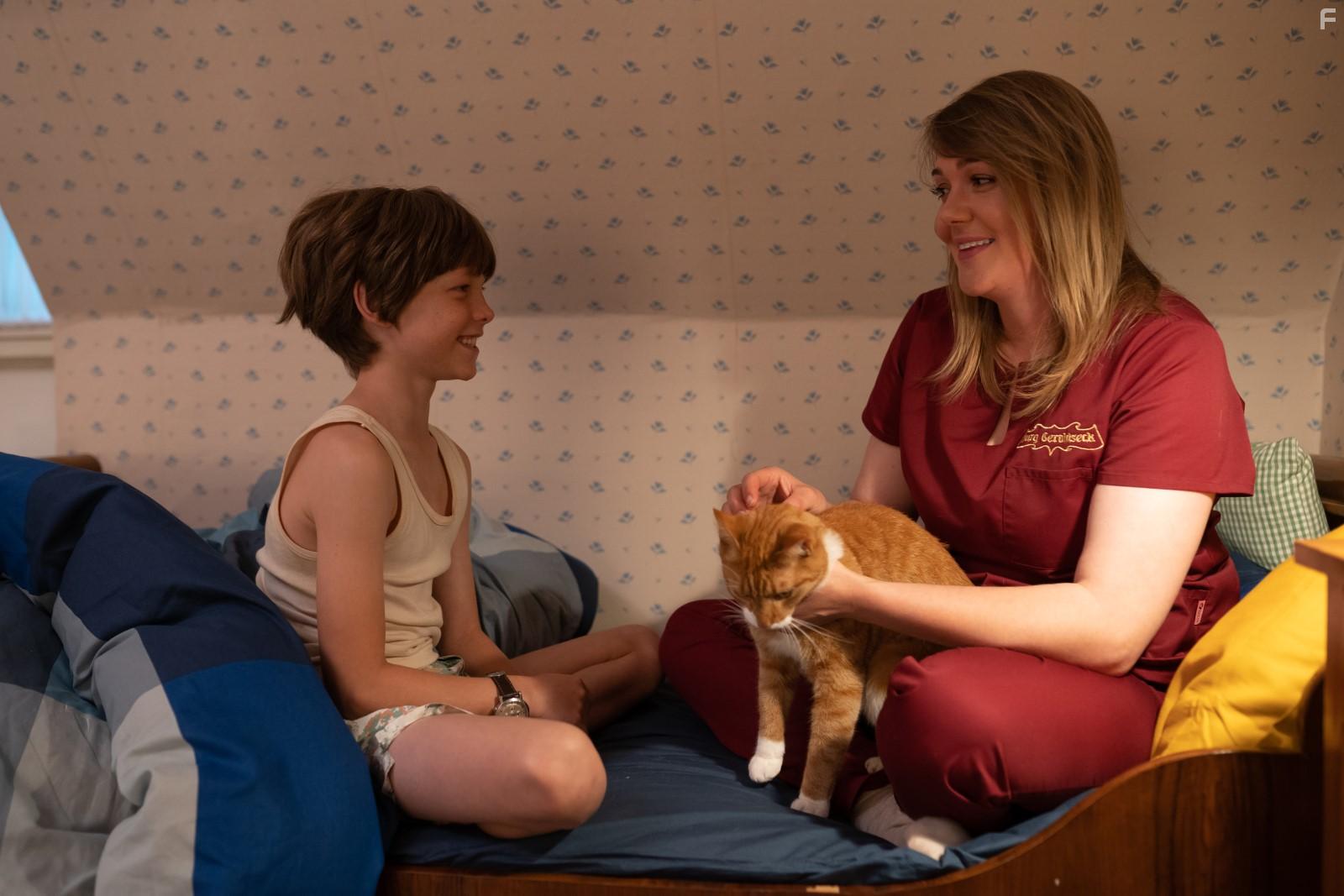 Alwara Hfels and Jona Eisenbltter in Max und die wilde 7 (2020)