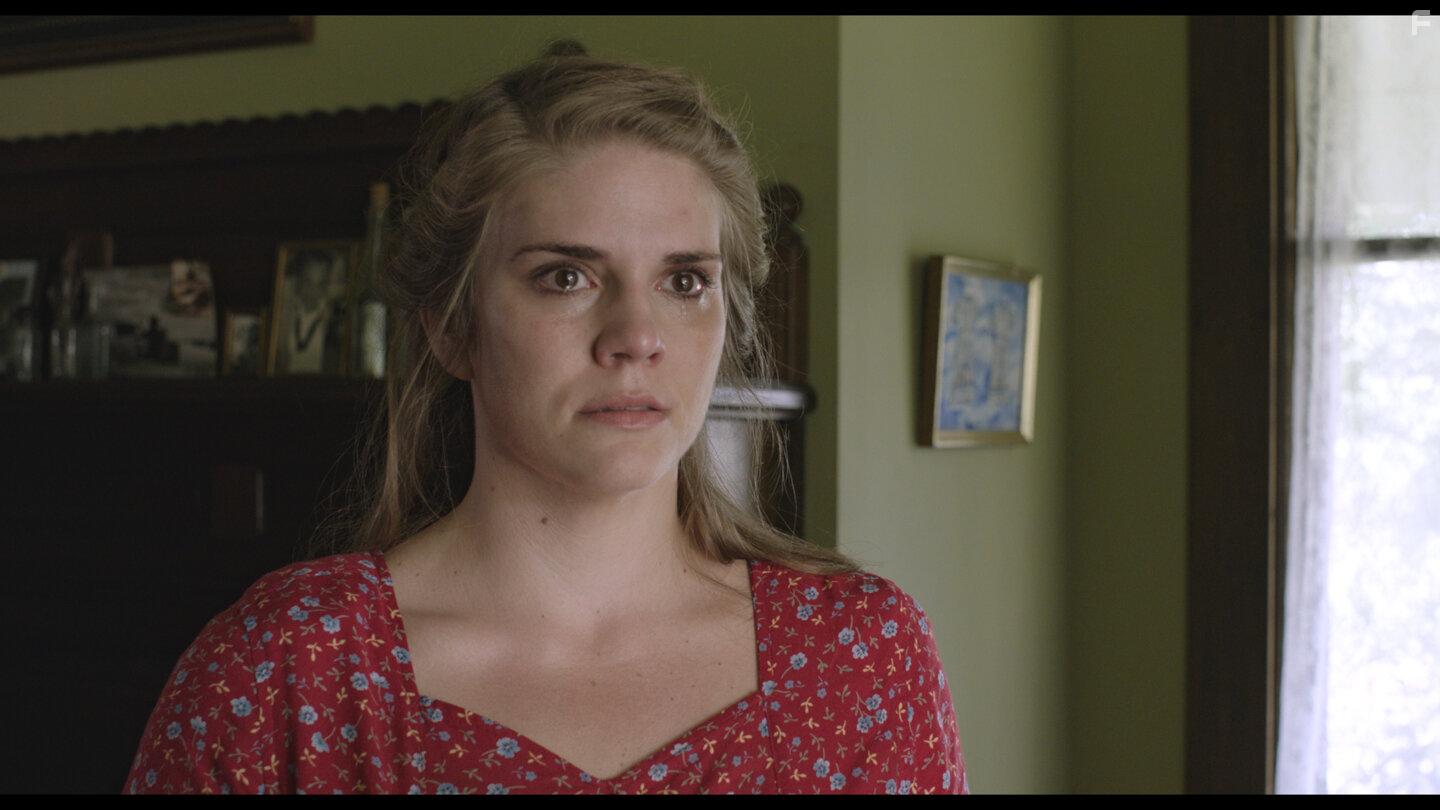 Ashley Shelton in Alice Fades Away (2021)